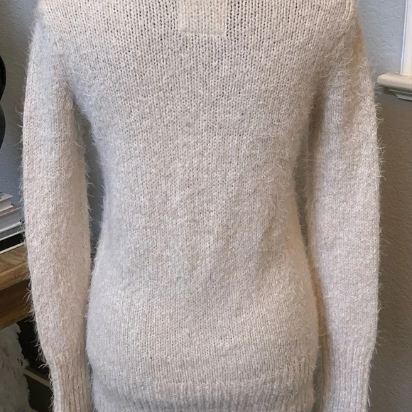 Abercrombie & Fitch Long Sleeve Sweater - Picture 5 of 8